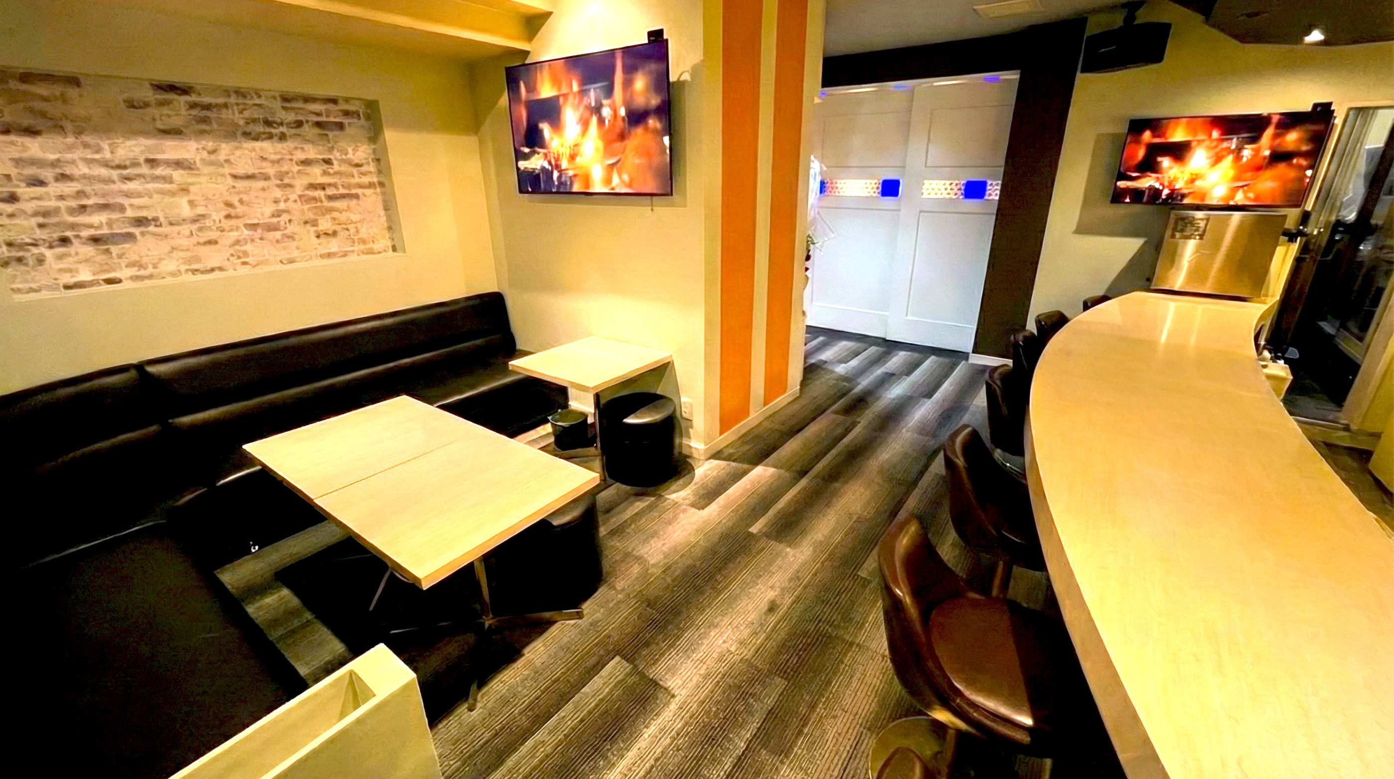 カウンター＆ボックス席